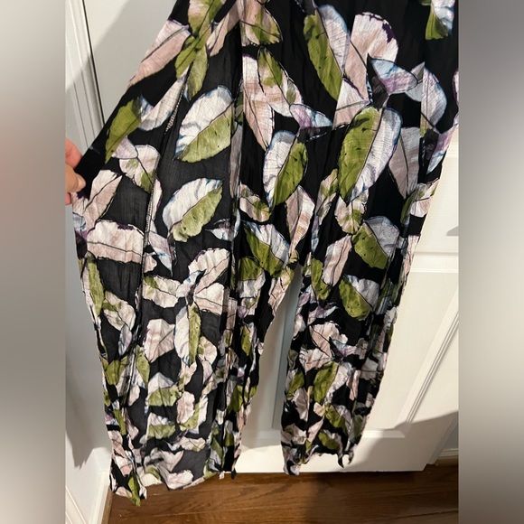 Lulu San Tropez floral jumpsuit wide legs w front slits & open strap back sz XS - Picture 10 of 14